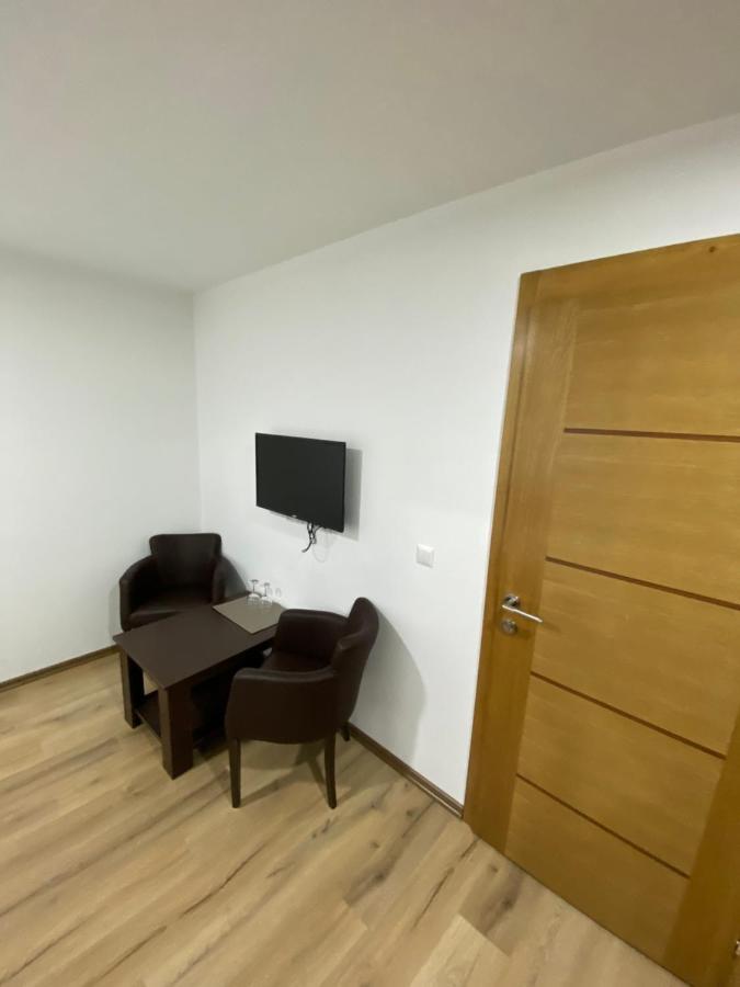 Motel Oaza Cazin Exteriér fotografie